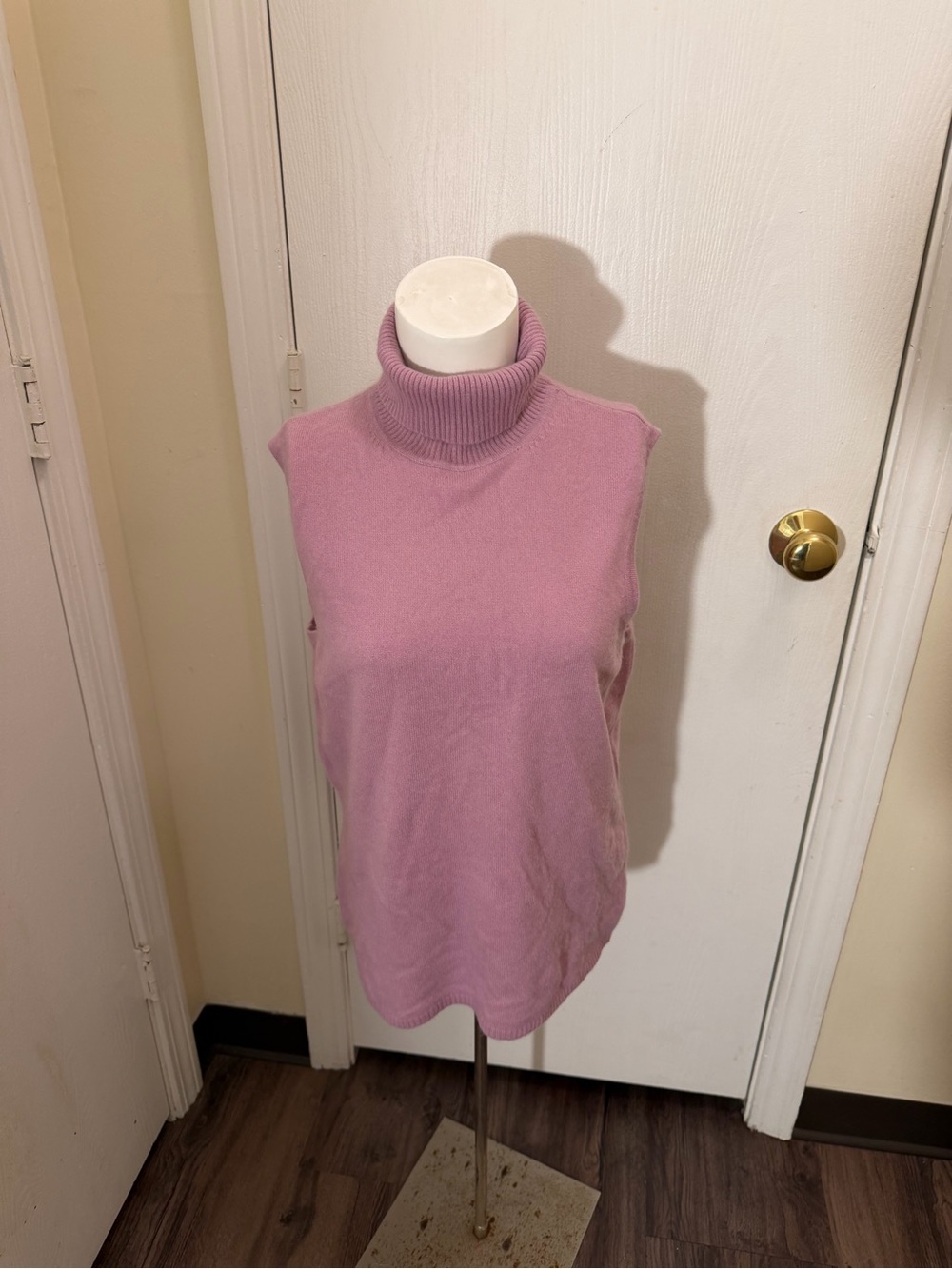 Chadwick’s 100% Cashmere Sleeveless Turtleneck Sweater Sz Large Dusty Pink